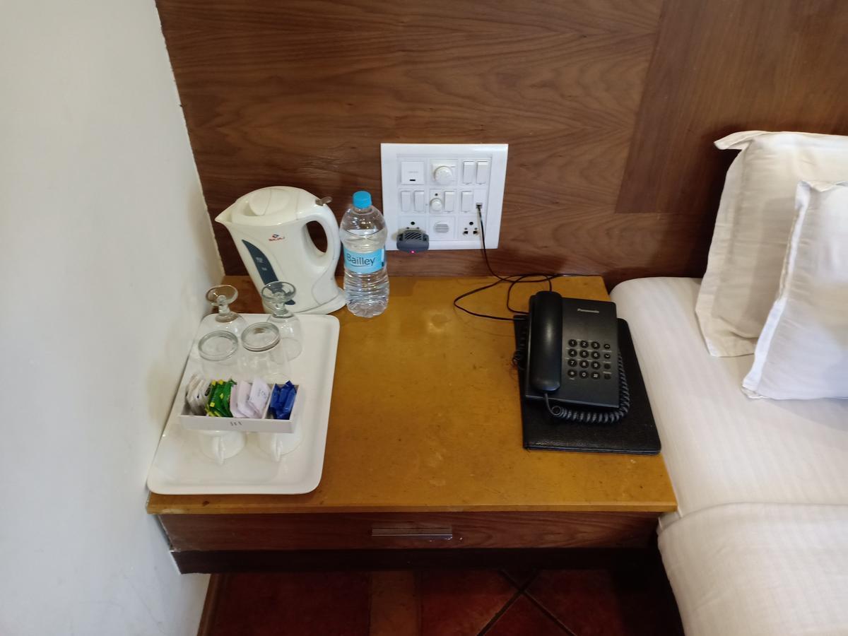 Hotel Chandralok Lonavala Esterno foto