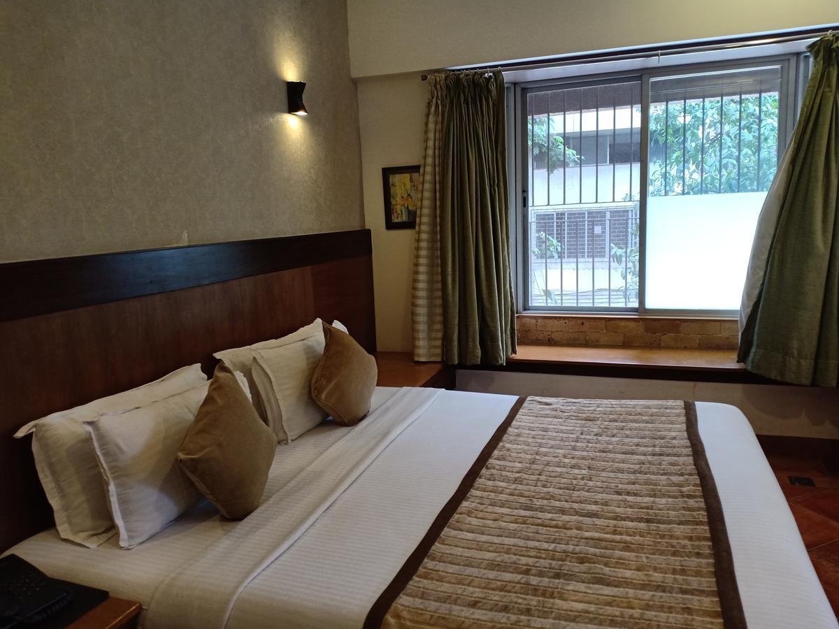 Hotel Chandralok Lonavala Esterno foto