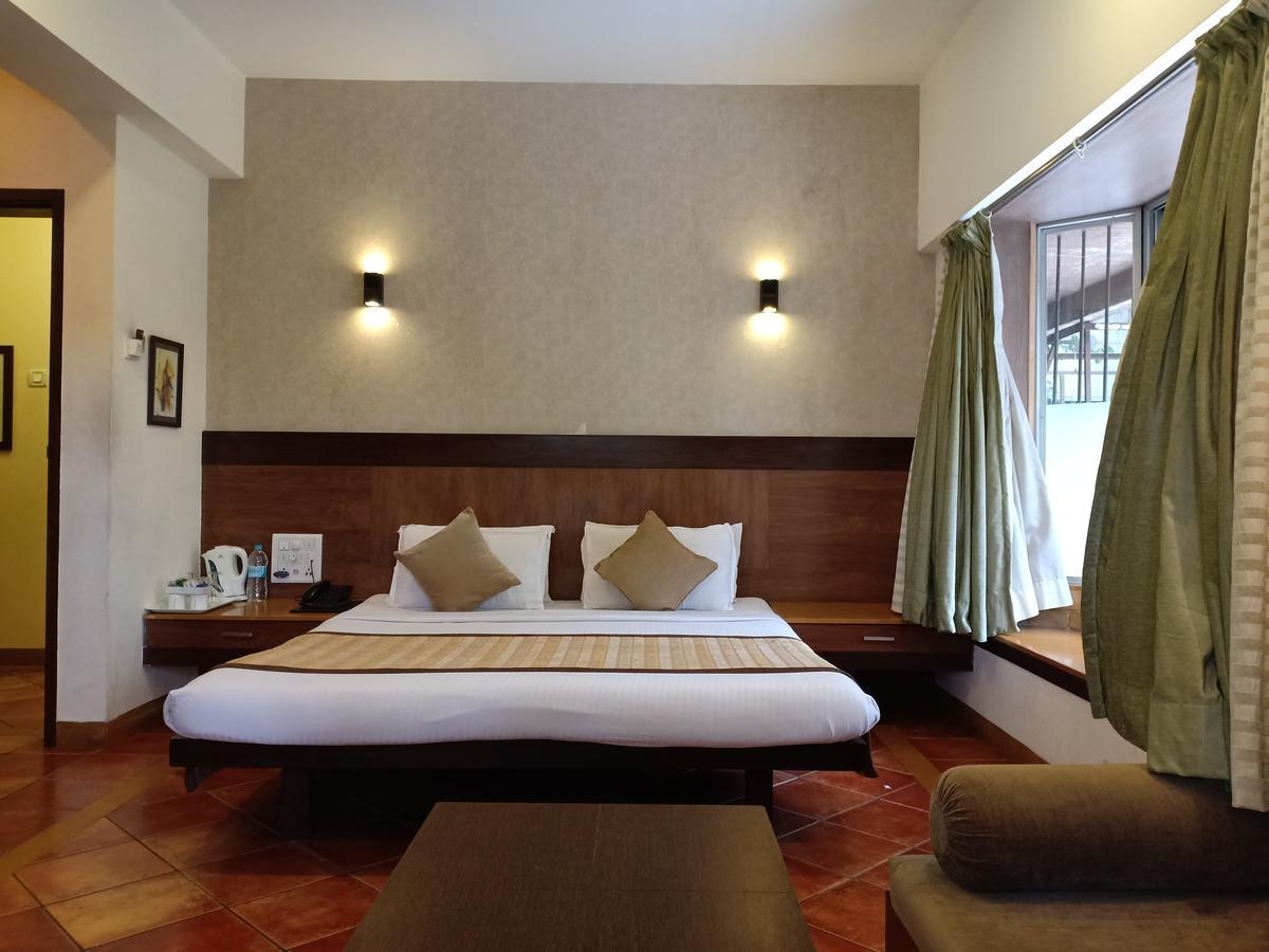 Hotel Chandralok Lonavala Esterno foto