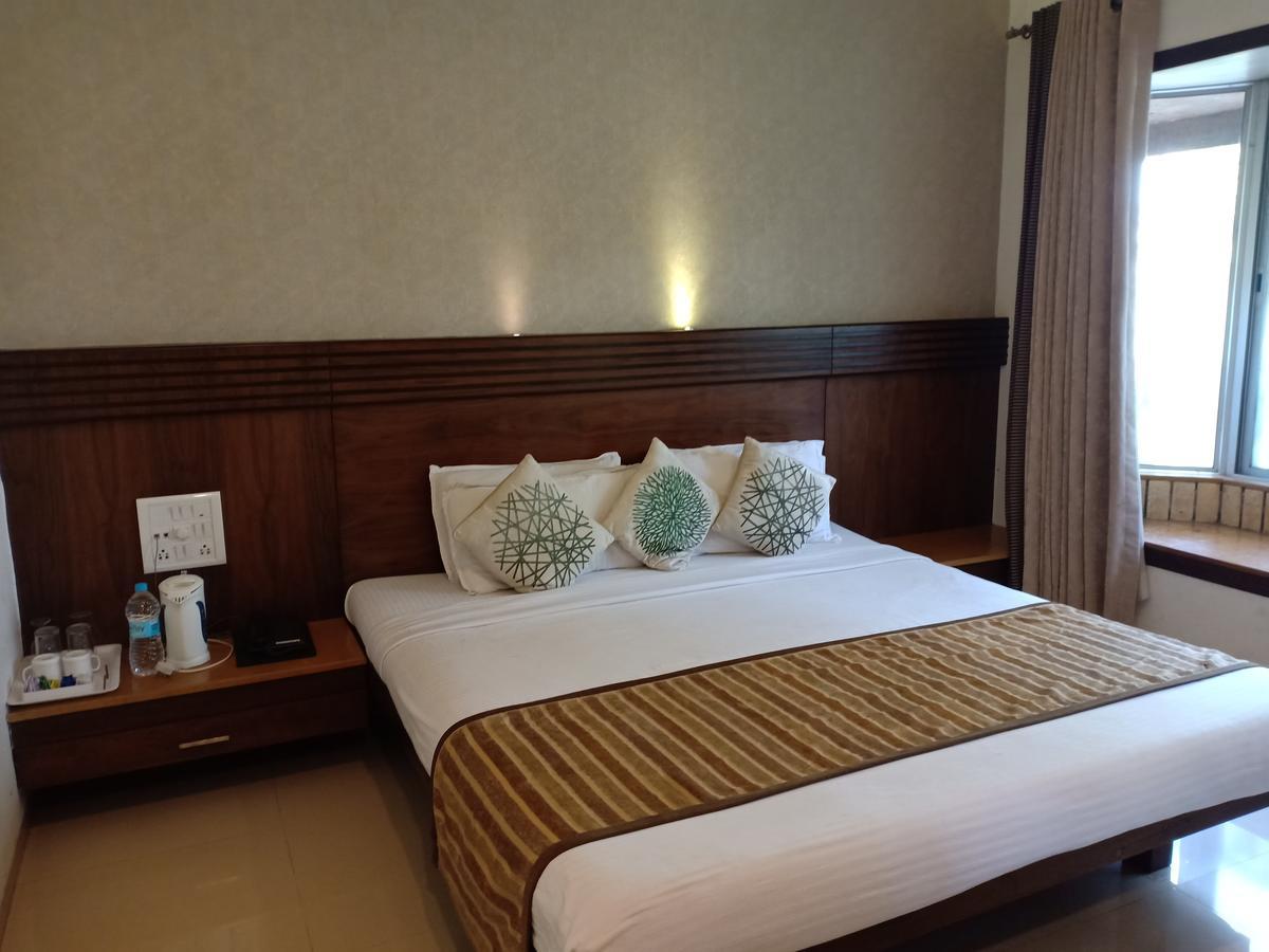 Hotel Chandralok Lonavala Esterno foto