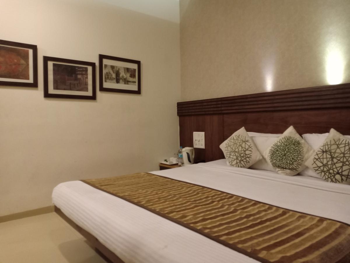 Hotel Chandralok Lonavala Esterno foto