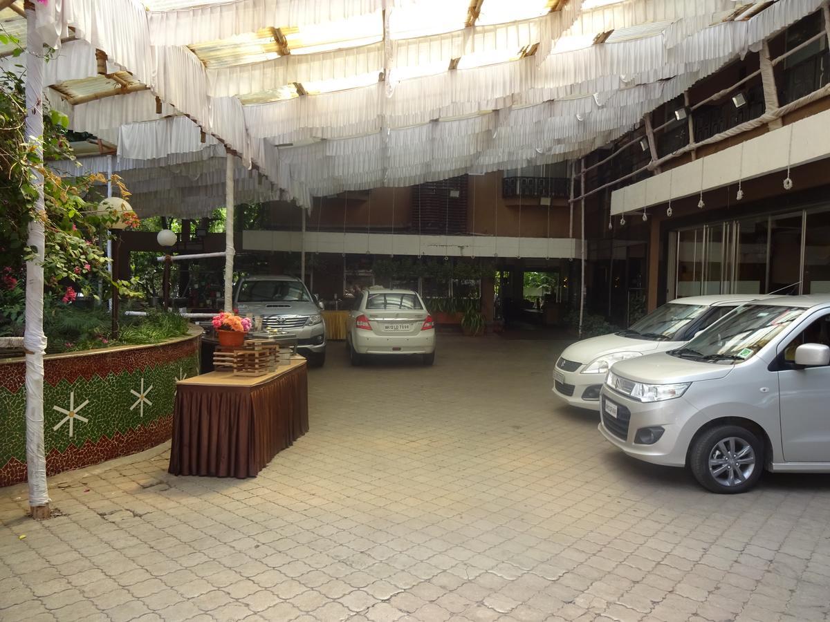 Hotel Chandralok Lonavala Esterno foto